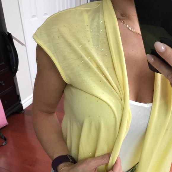 Yellow Wrap - Picture 2 of 6